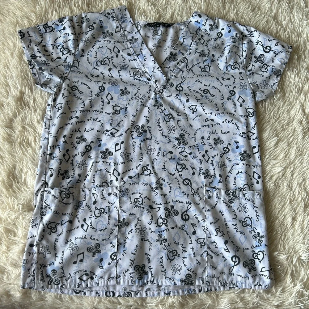Cassandra O Music Print Woman’s XS Scrub Top - Picture 2 of 6